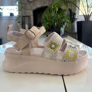 HEY DUDE Delray Buckle Cottage Crochet Platforms in Egret Lavender Multi Size 11